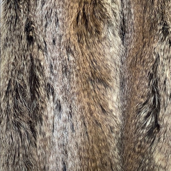 Like New Trina Turk Faux Fur Vest - Picture 2 of 4